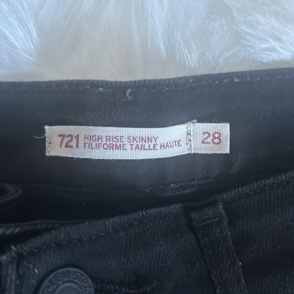 Levi's High Rise Skinny pants - Picture 3 of 3